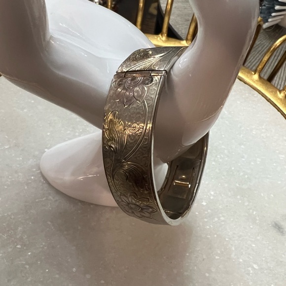 Vintage gilded gold on brass cuff bangle - Picture 6 of 6